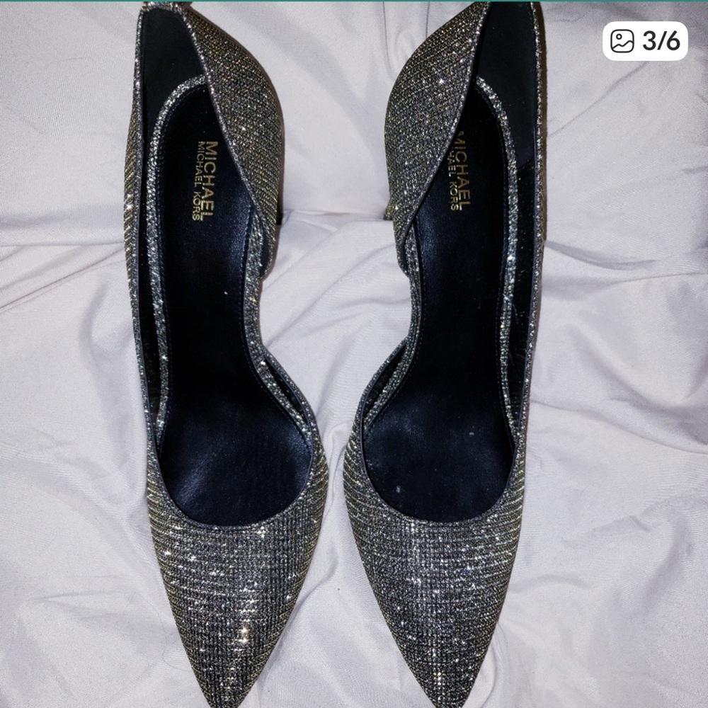 Michael Kors metallic pumps